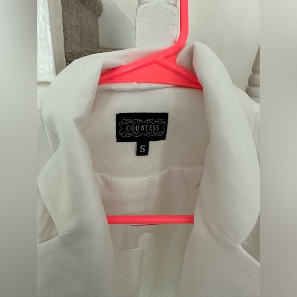 NWT white blazer with ruched sleeves size small from boutique - Picture 2 of 3